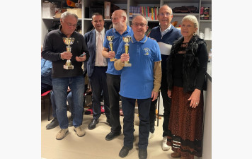 Remise des coupes au Club de Mende pour les vainqueurs en 1ère série de la Coupe des Clubs 2024/2025: Serge Benmussa et Denis Virebayre